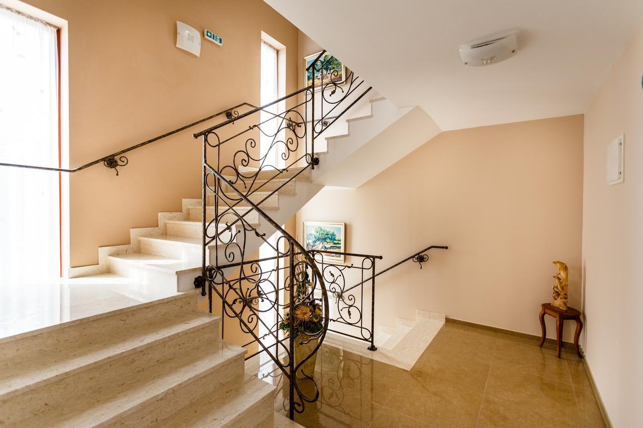Villa Aria Malinska Exterior photo